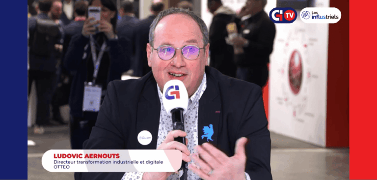 Ludovic Aernouts Directeur Transformation Industrie Digitale OTTEO sur le plateau télé du salon Global industrie. Logo Les influstriels